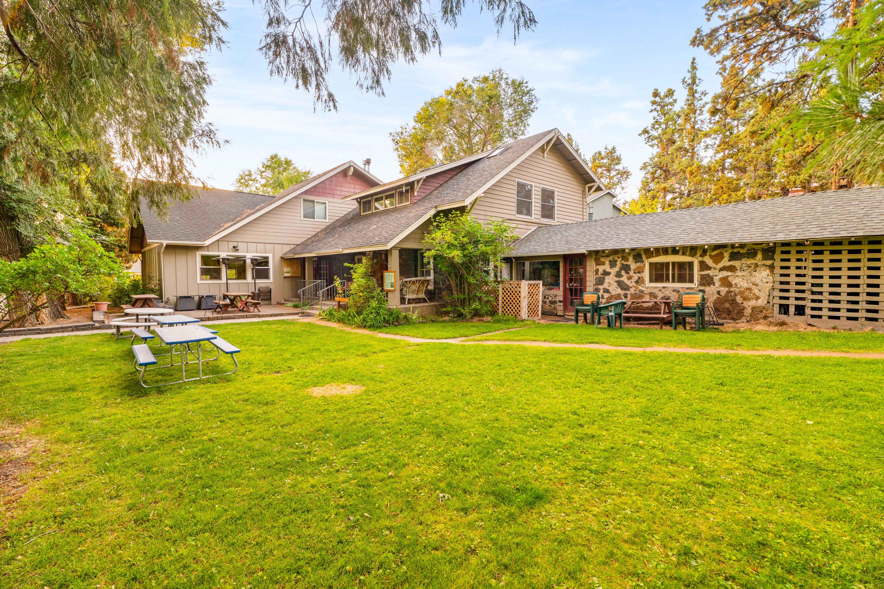 2520 NE Daggett Lane