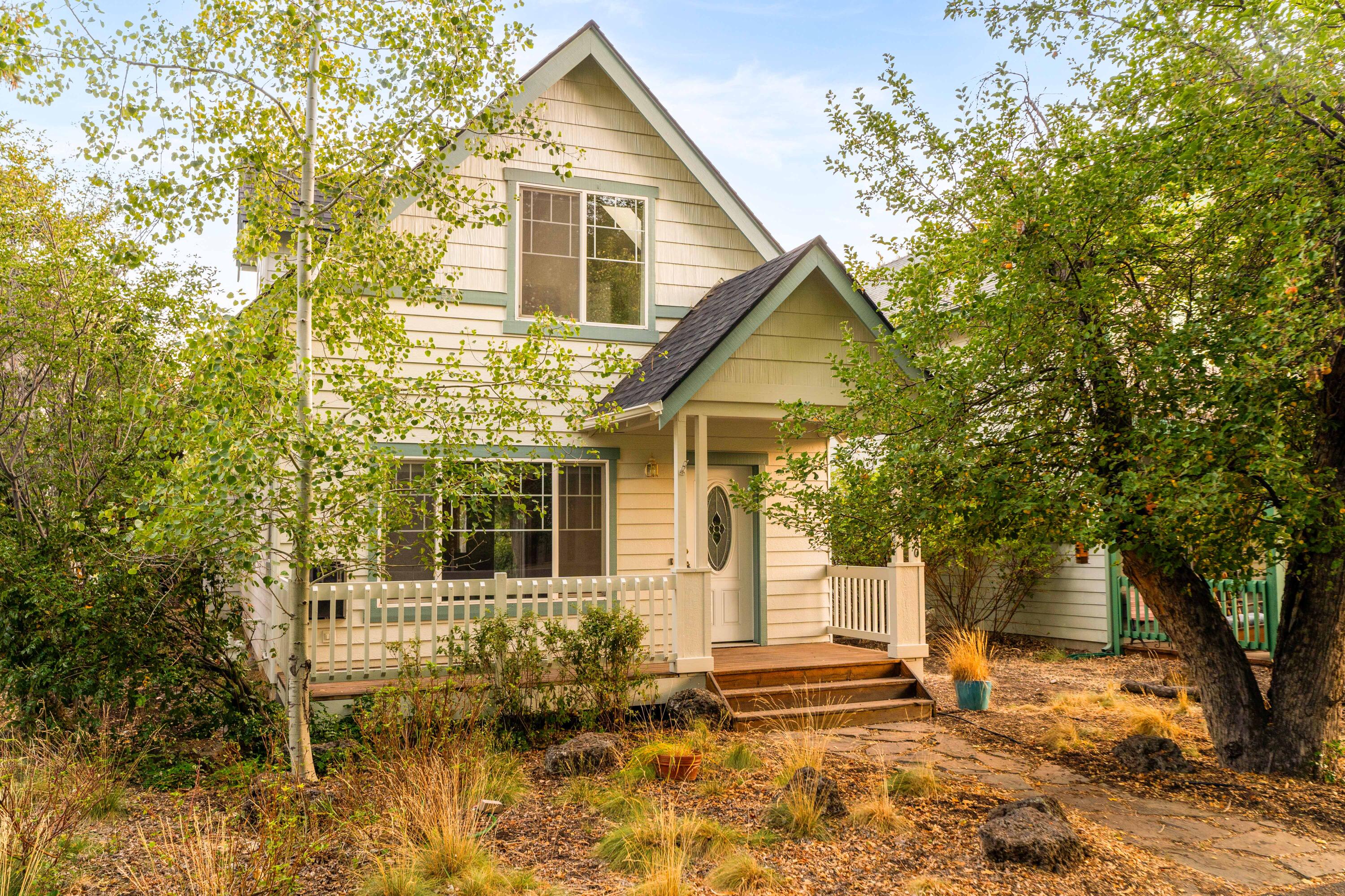 2520 NE Daggett Lane