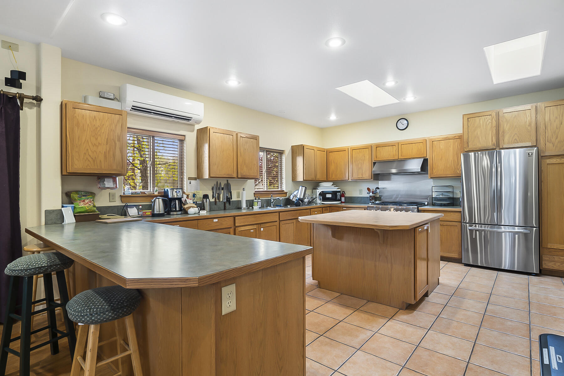 2520 NE Daggett Lane