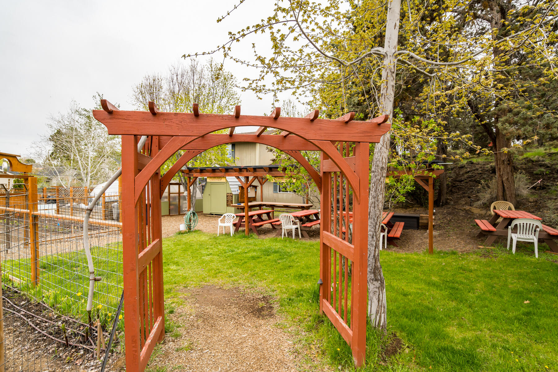 2520 NE Daggett Lane