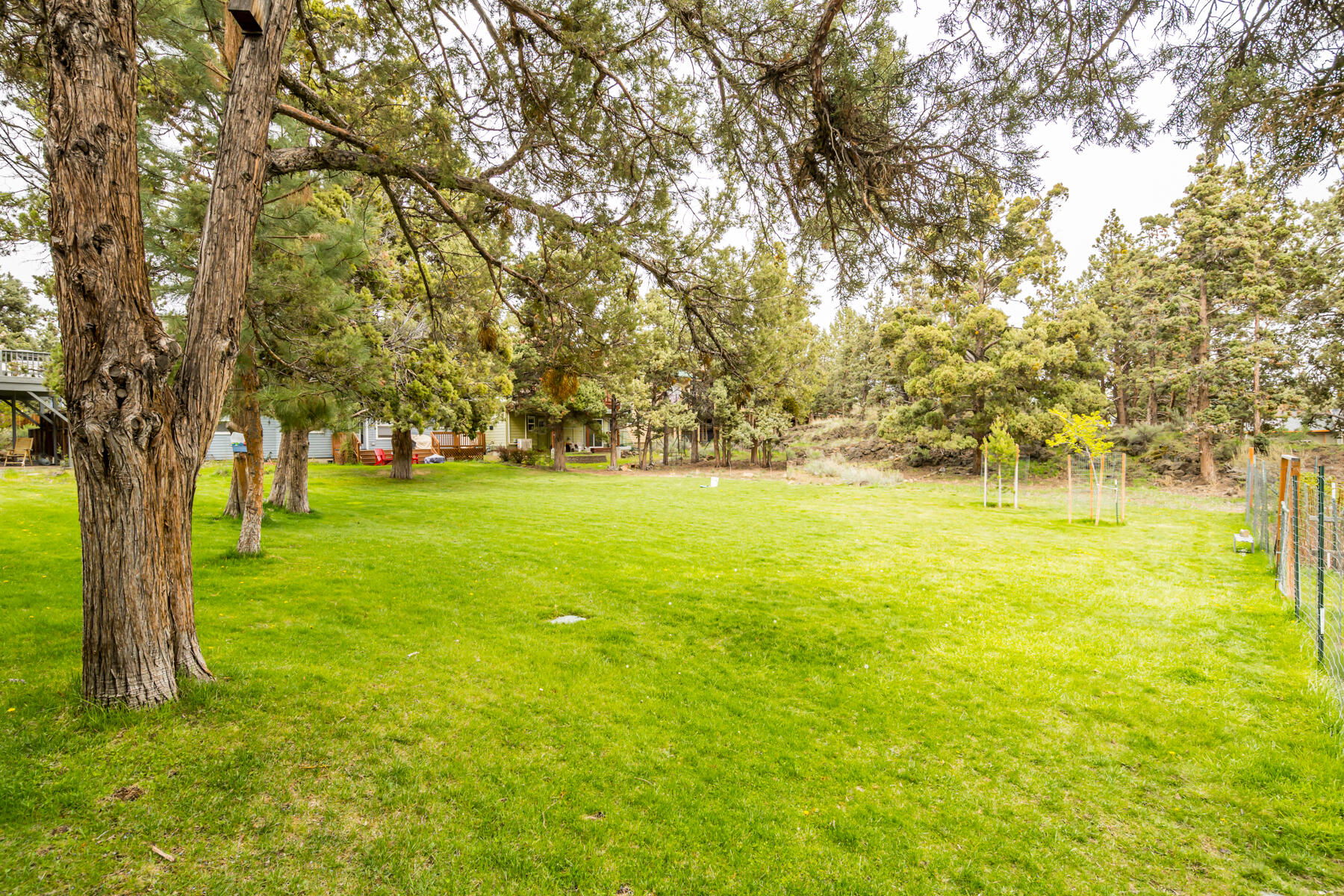 2520 NE Daggett Lane