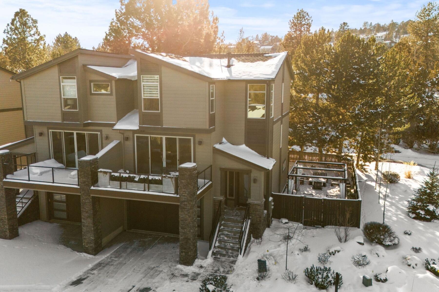 3087 NW Canyon Springs Place