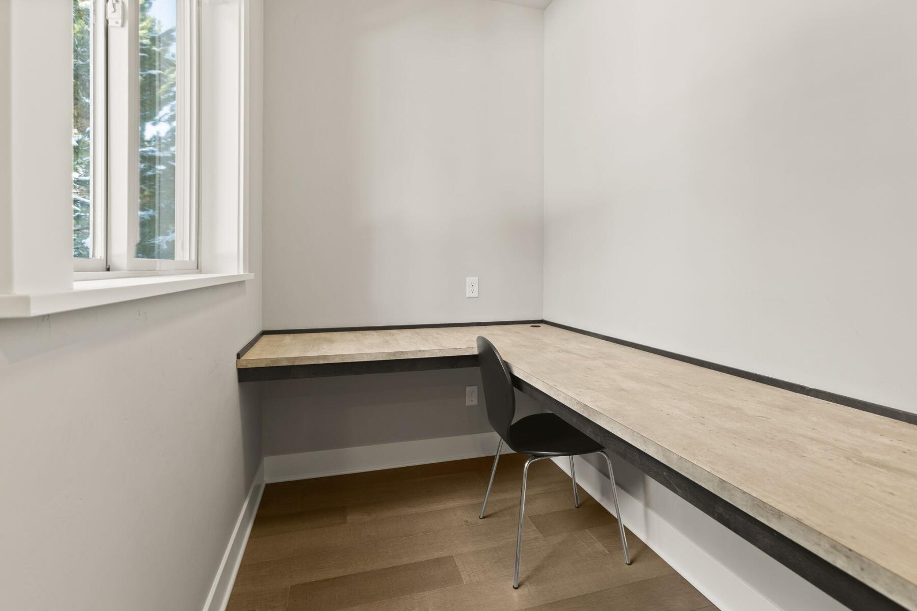 3087 NW Canyon Springs Place