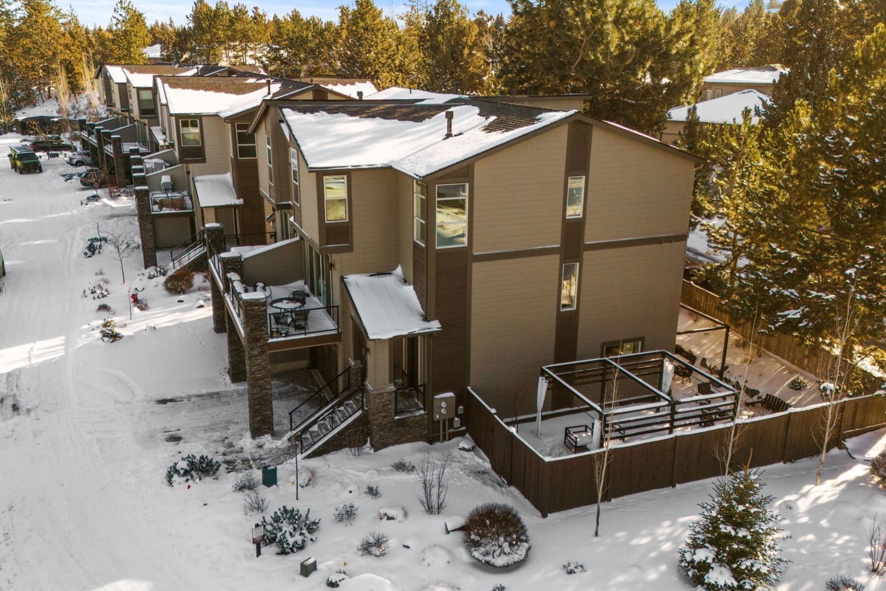 3087 NW Canyon Springs Place