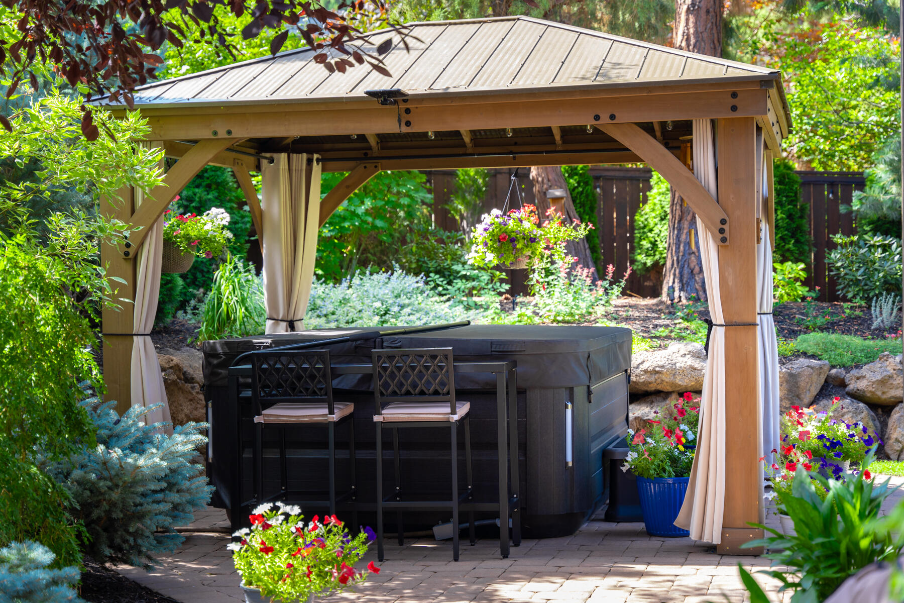 789 NW Yosemite Drive