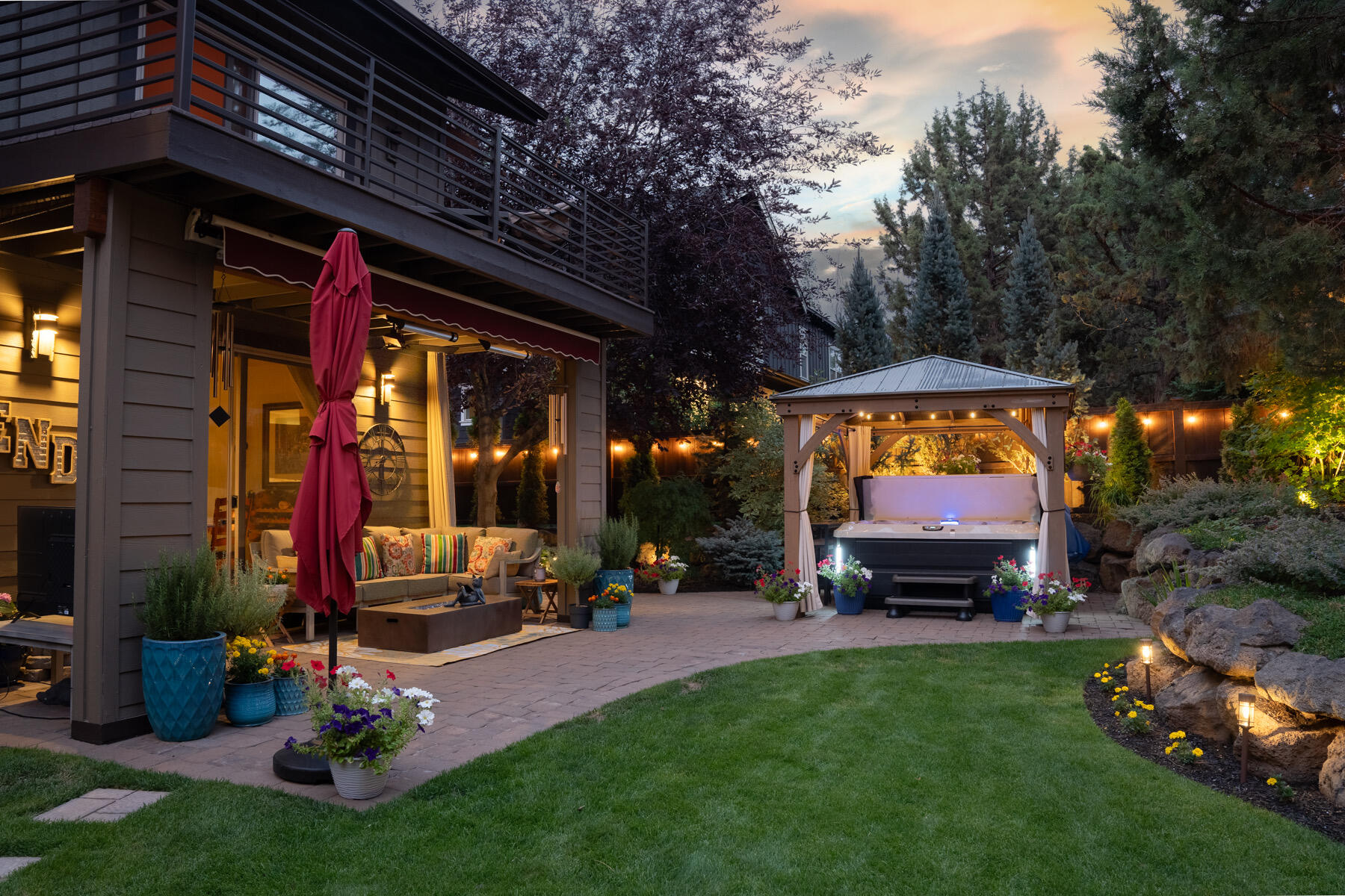 789 NW Yosemite Drive