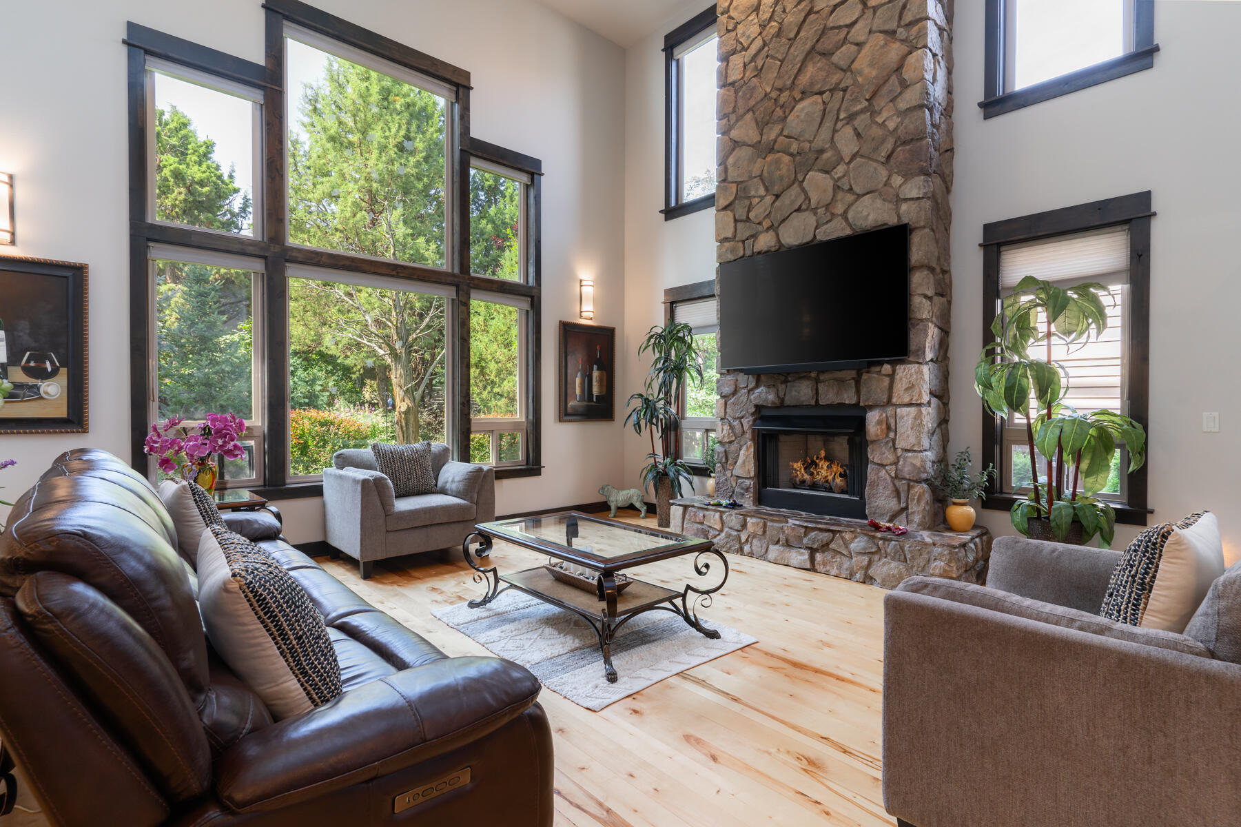 789 NW Yosemite Drive