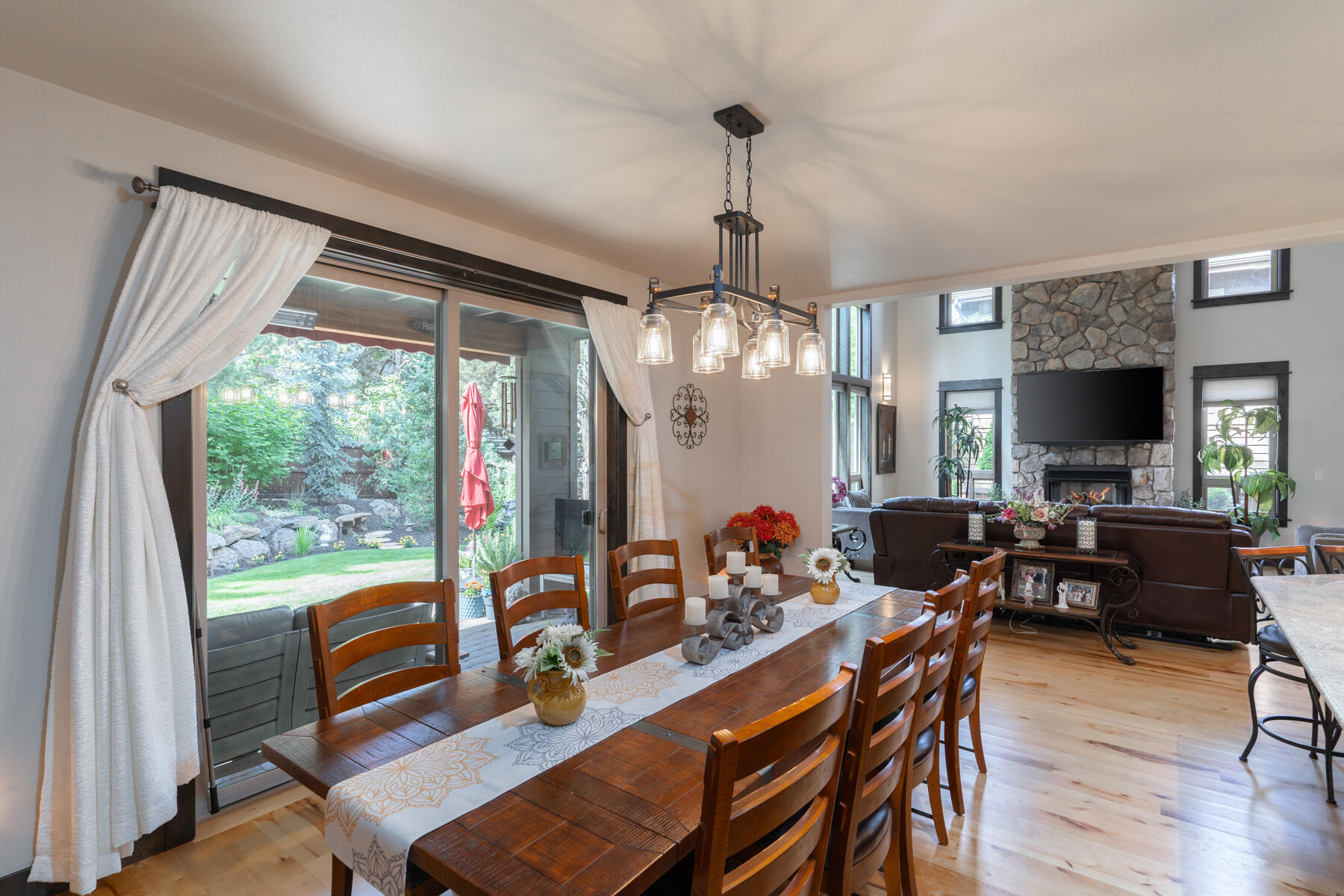 789 NW Yosemite Drive