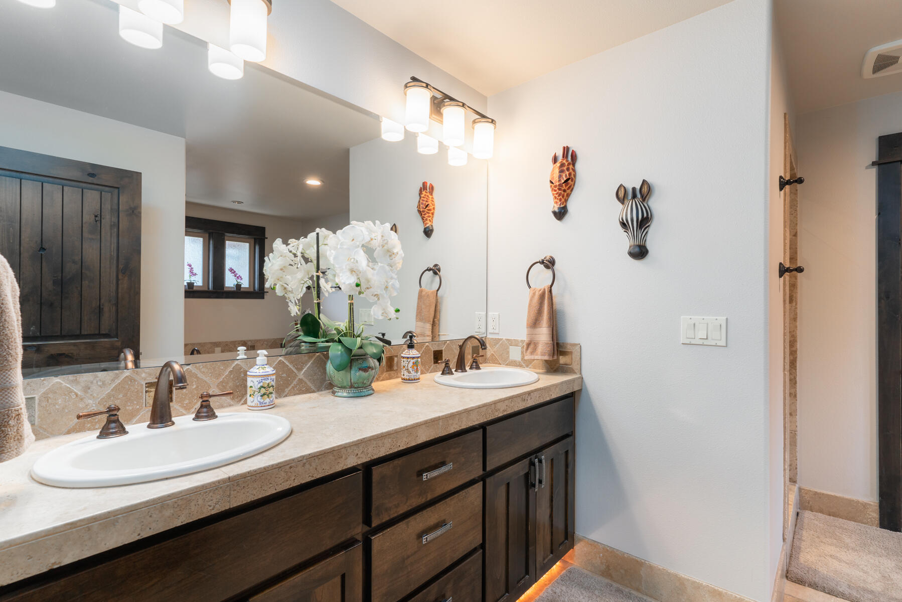 789 NW Yosemite Drive