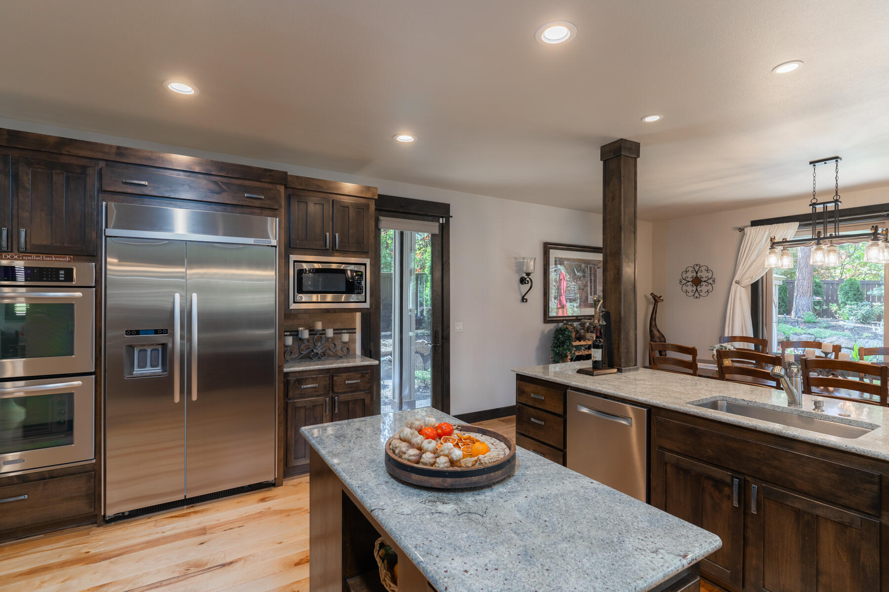 789 NW Yosemite Drive