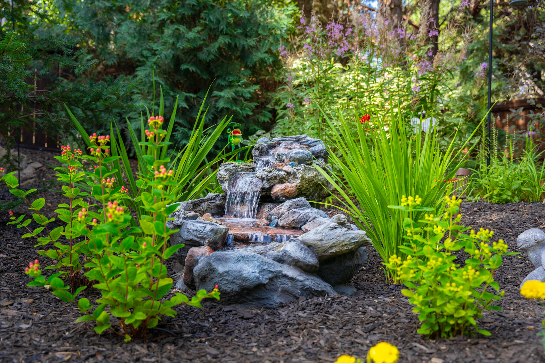 789 NW Yosemite Drive