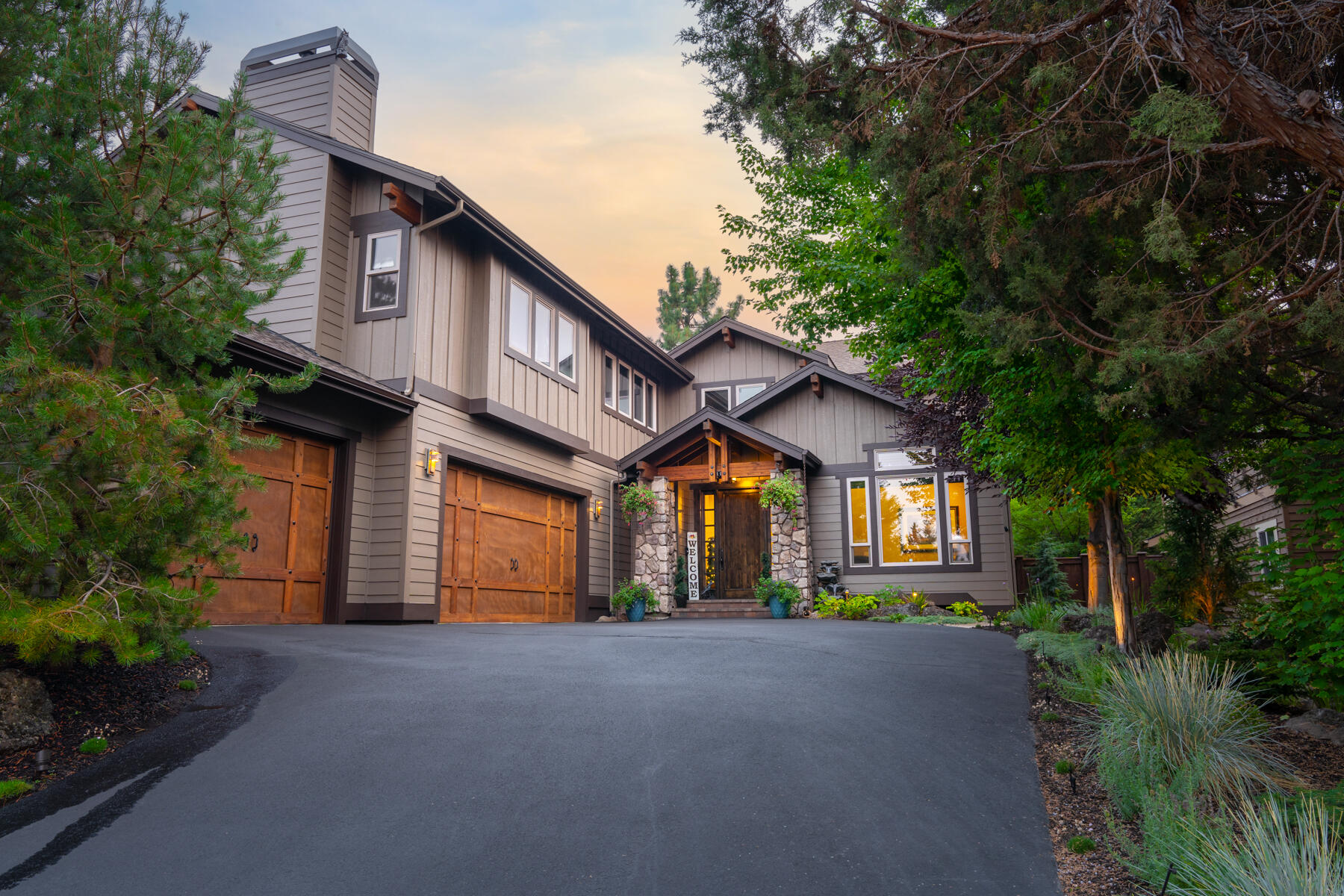 789 NW Yosemite Drive