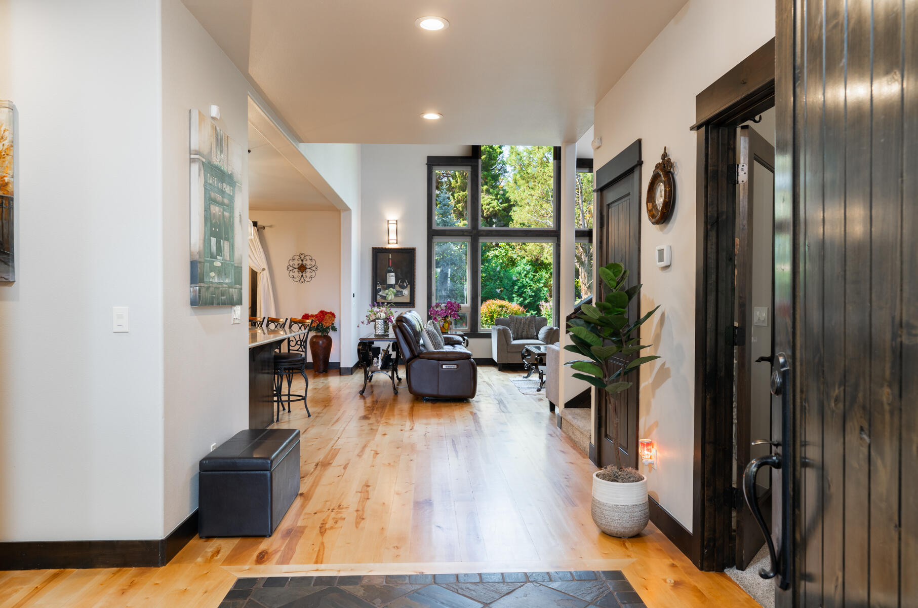 789 NW Yosemite Drive