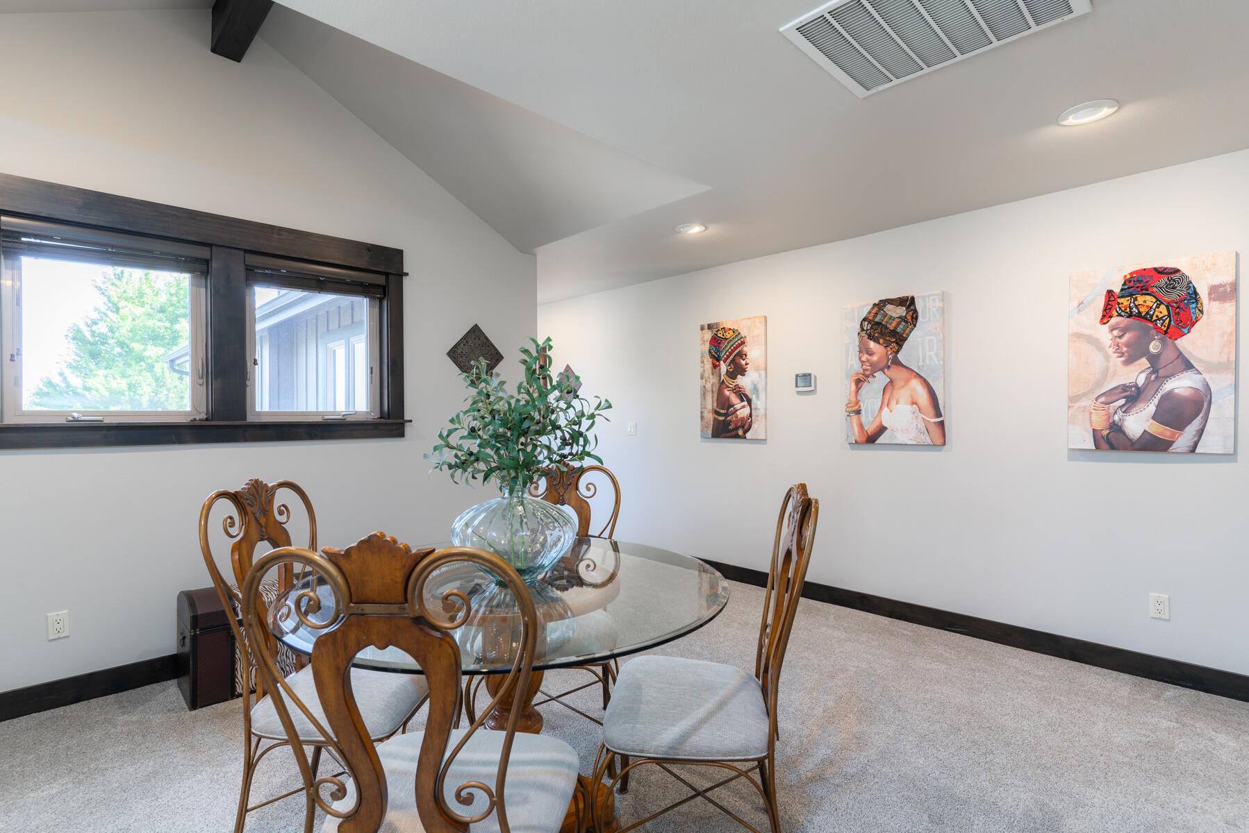 789 NW Yosemite Drive