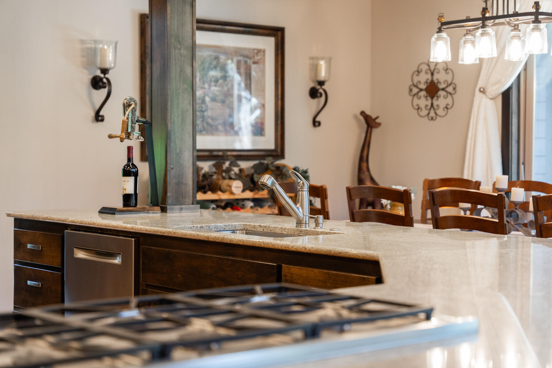 789 NW Yosemite Drive