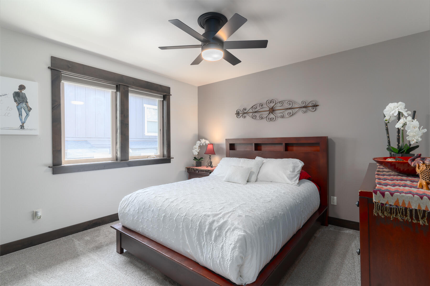 789 NW Yosemite Drive