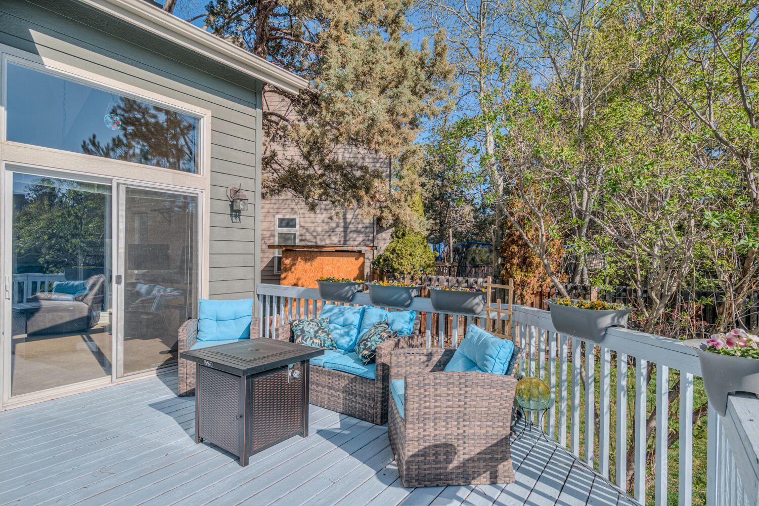 922 SE Sunwood Court