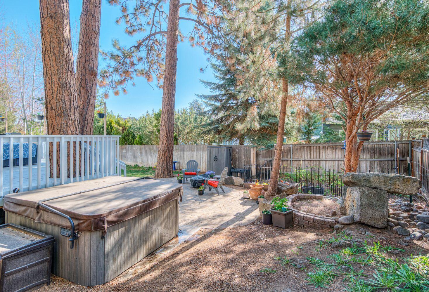 922 SE Sunwood Court