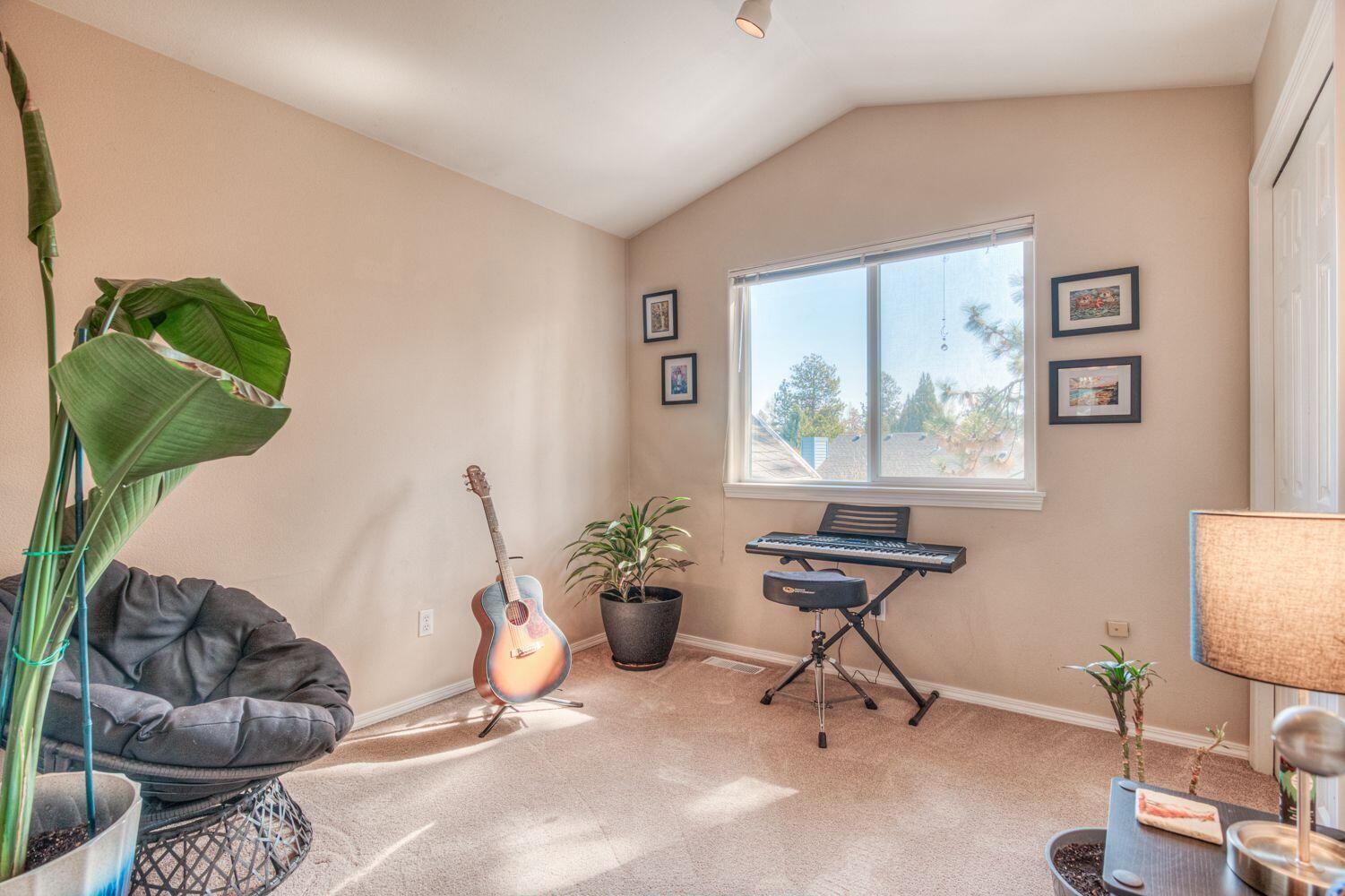 922 SE Sunwood Court