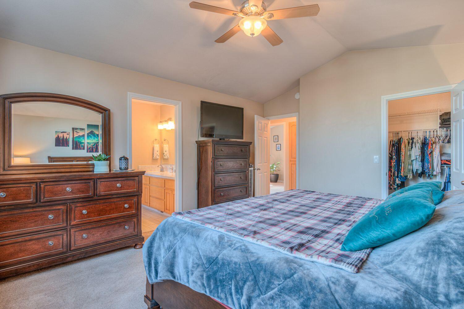 922 SE Sunwood Court