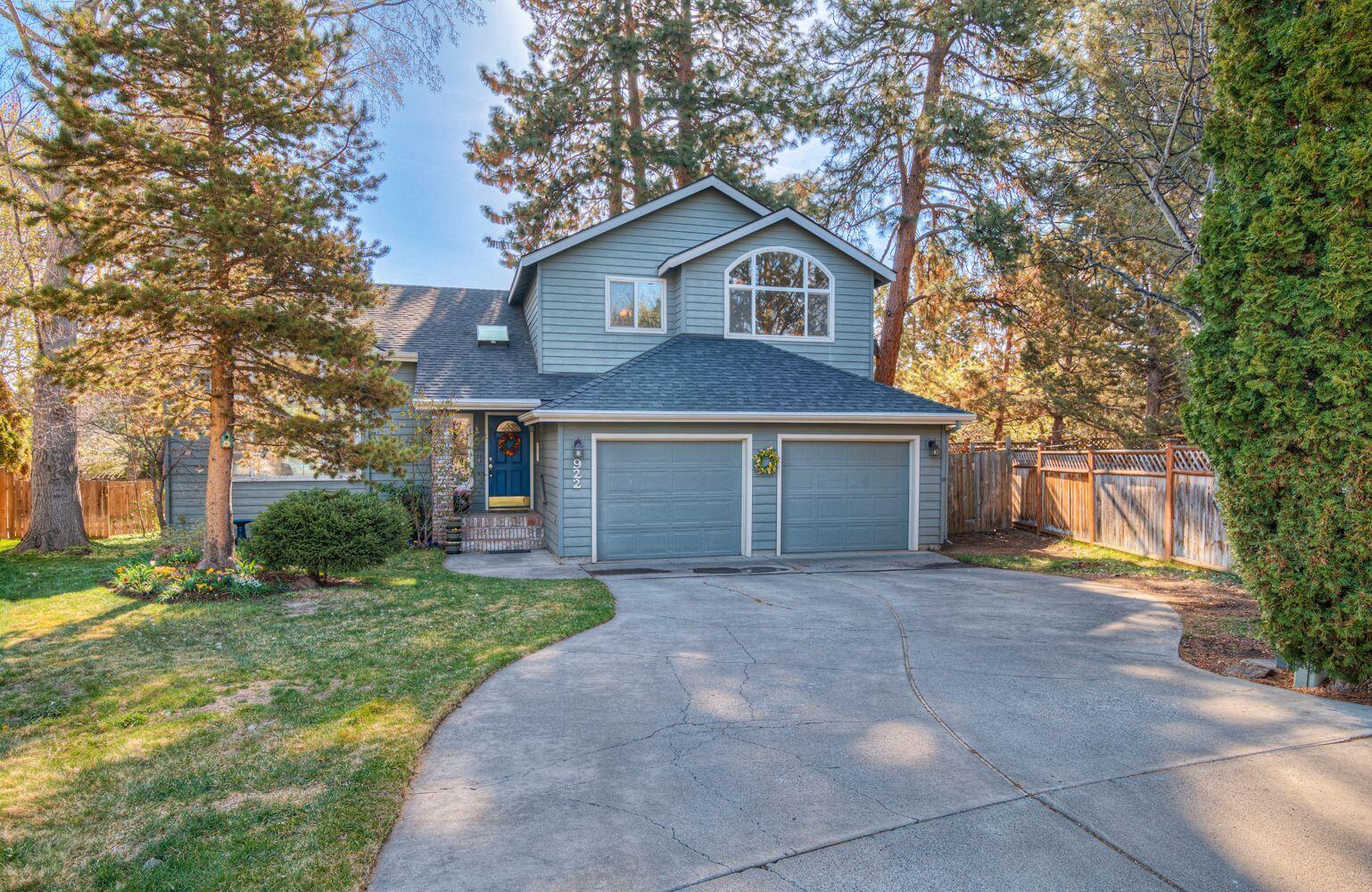 922 SE Sunwood Court