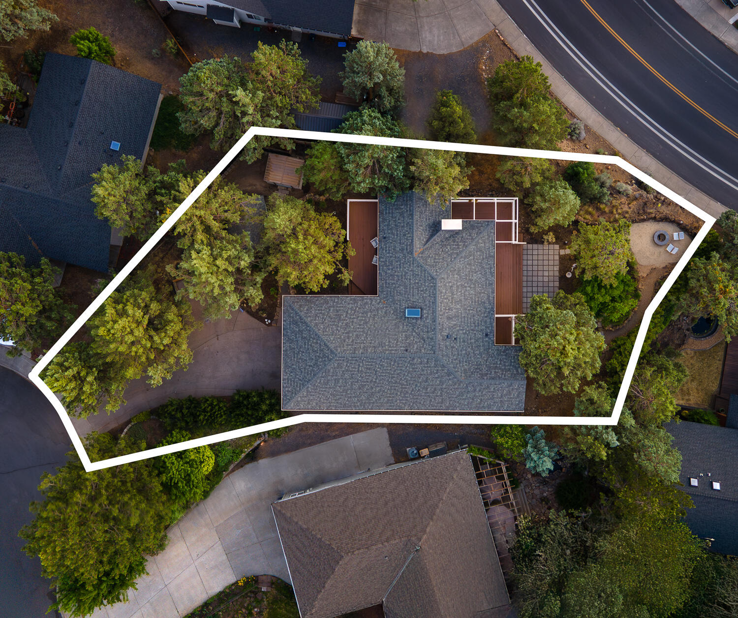 2799 NE Baroness Place