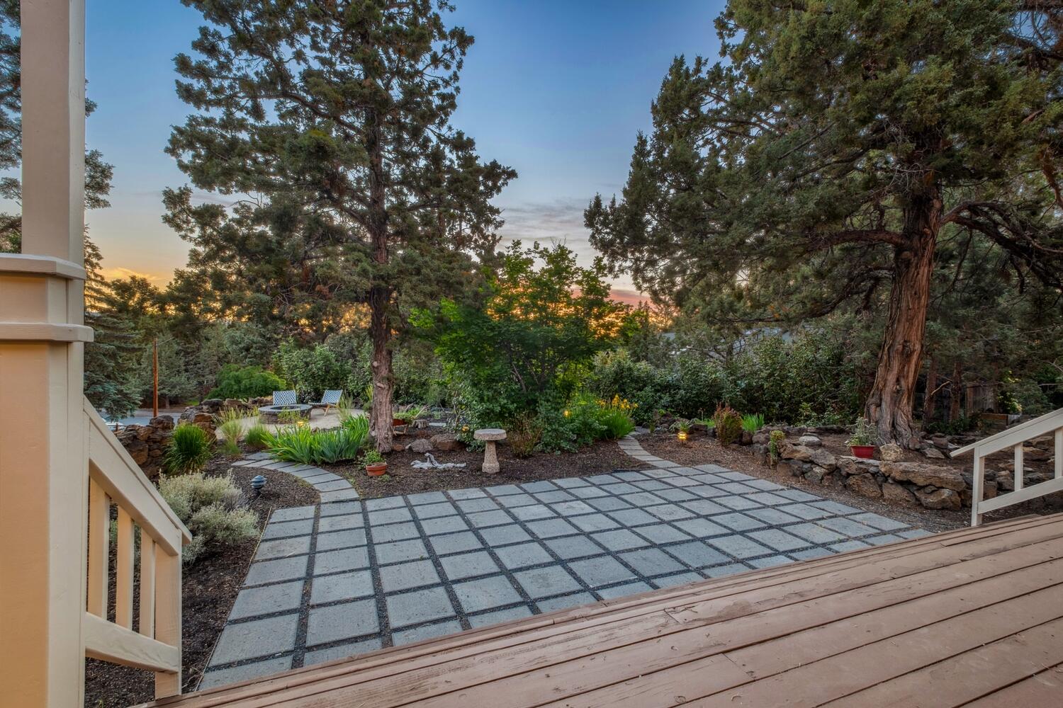 2799 NE Baroness Place