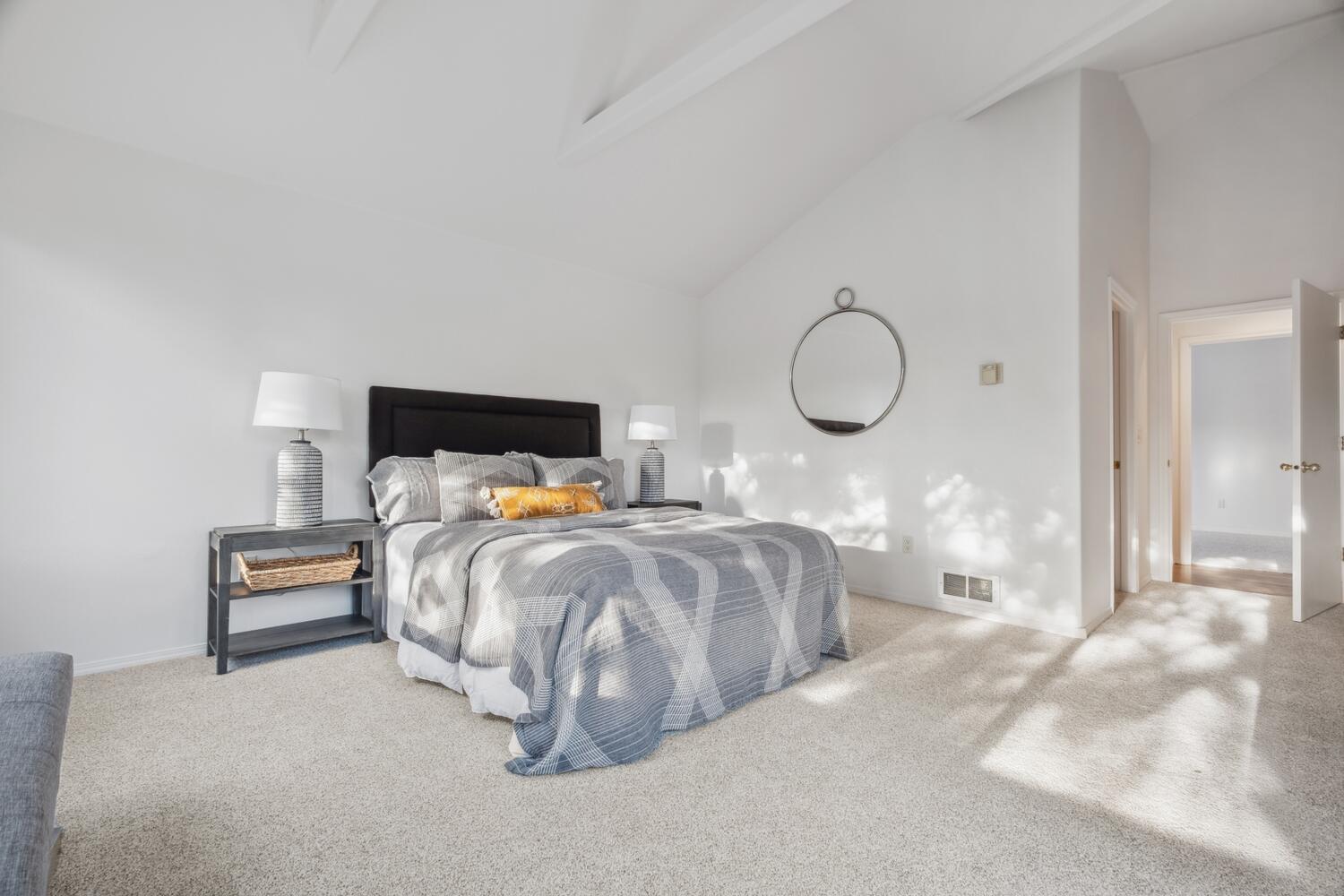 2799 NE Baroness Place