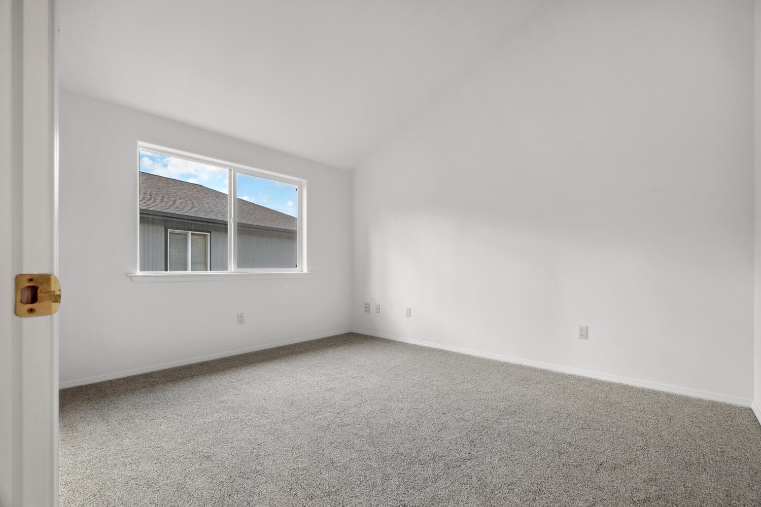 2799 NE Baroness Place