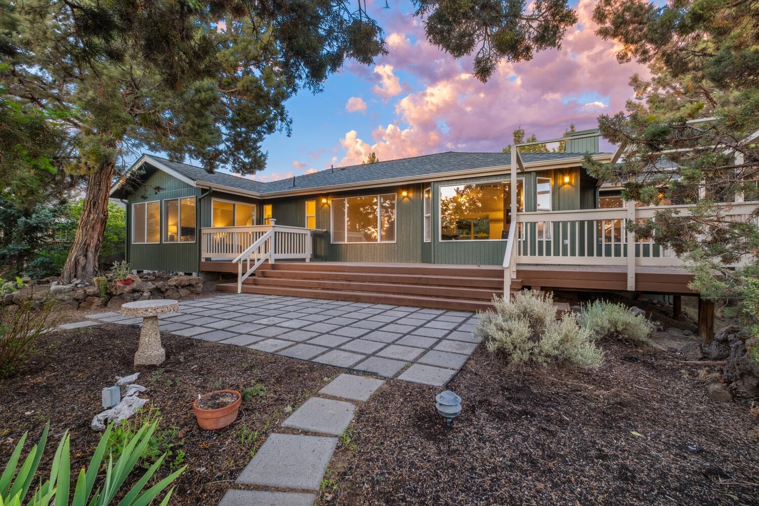 2799 NE Baroness Place