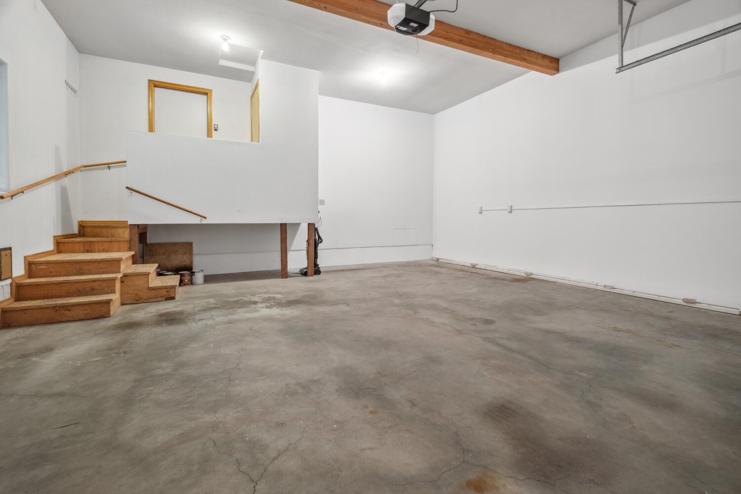 2799 NE Baroness Place