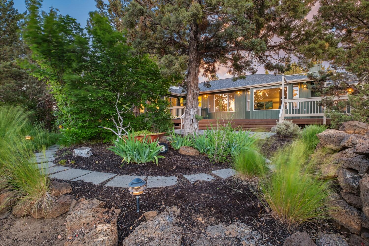 2799 NE Baroness Place