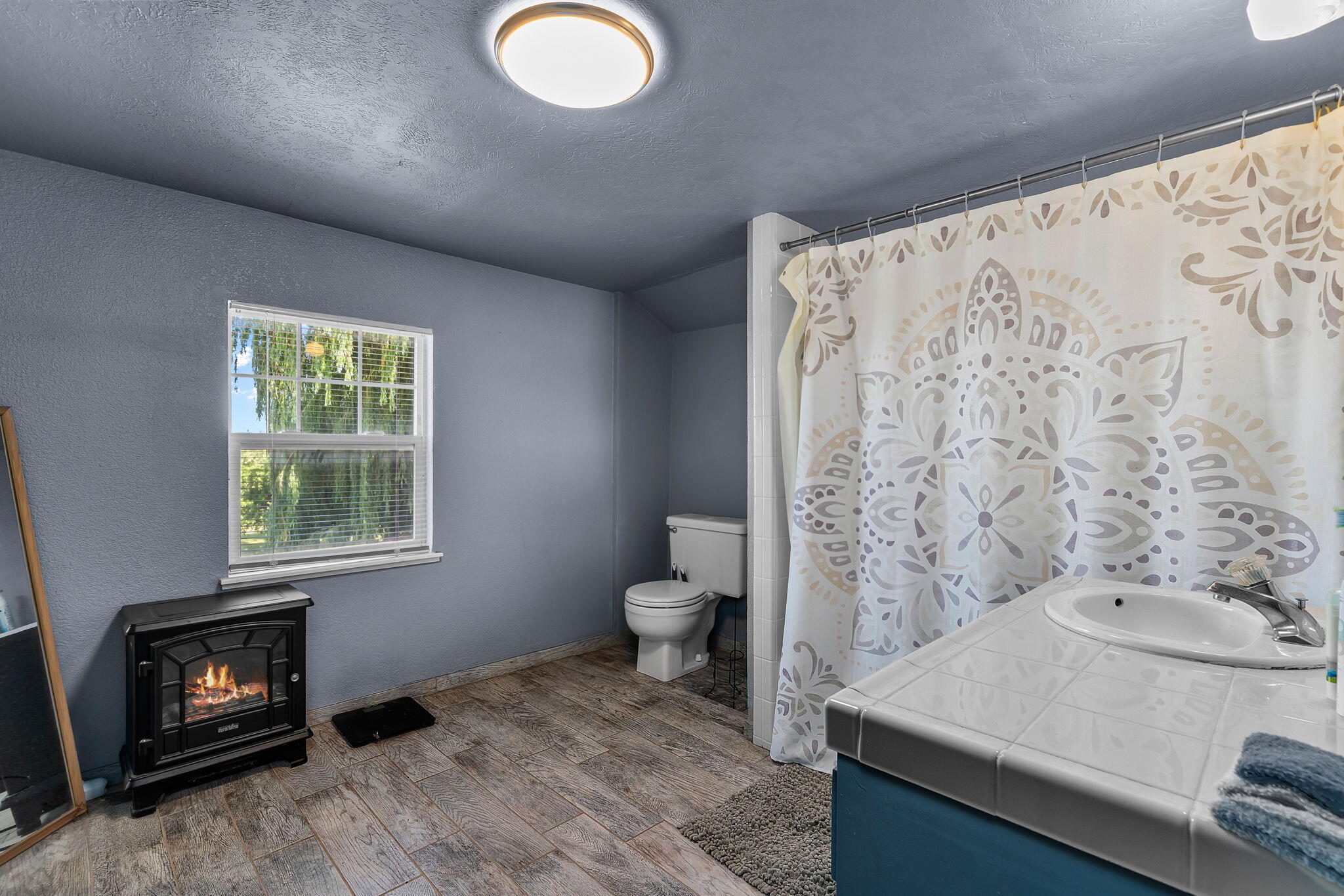 4743 NW Maple Avenue