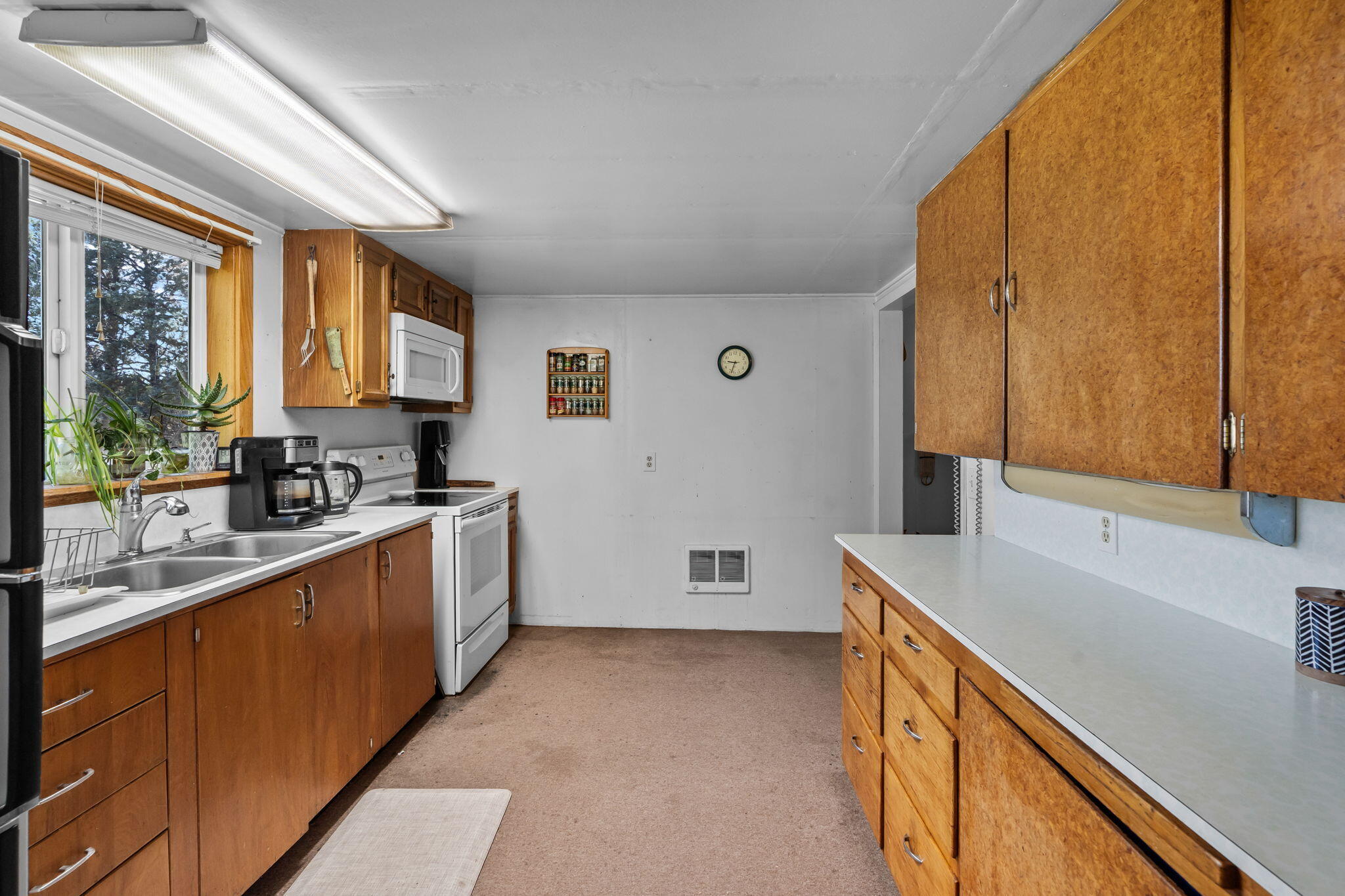 4743 NW Maple Avenue