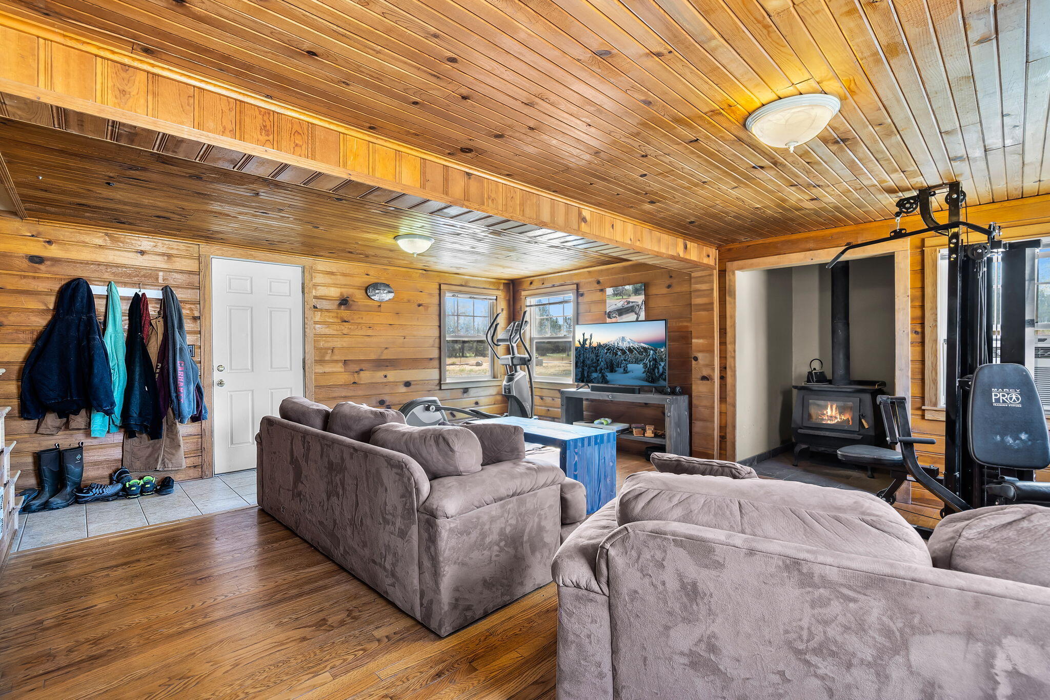 4743 NW Maple Avenue