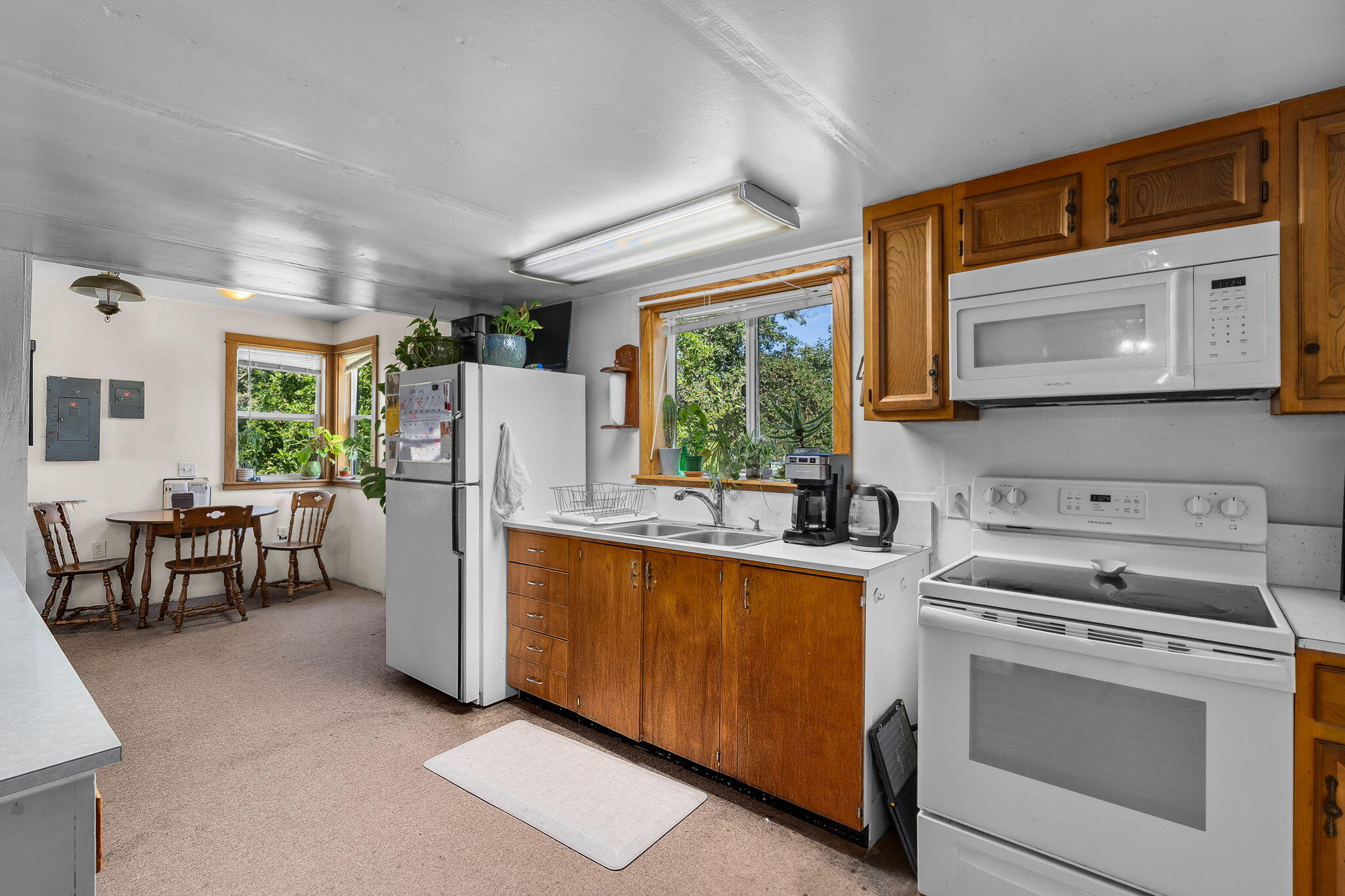 4743 NW Maple Avenue