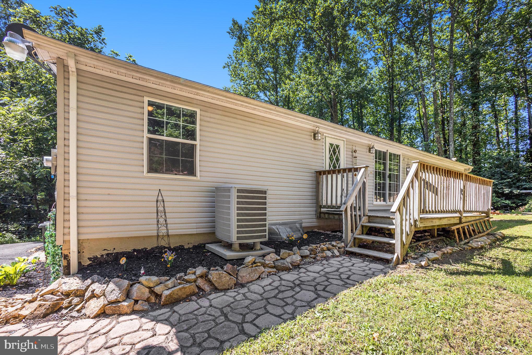 60 School House Rd