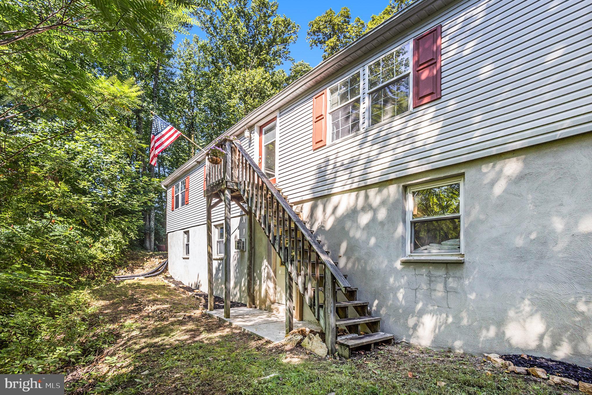 60 School House Rd