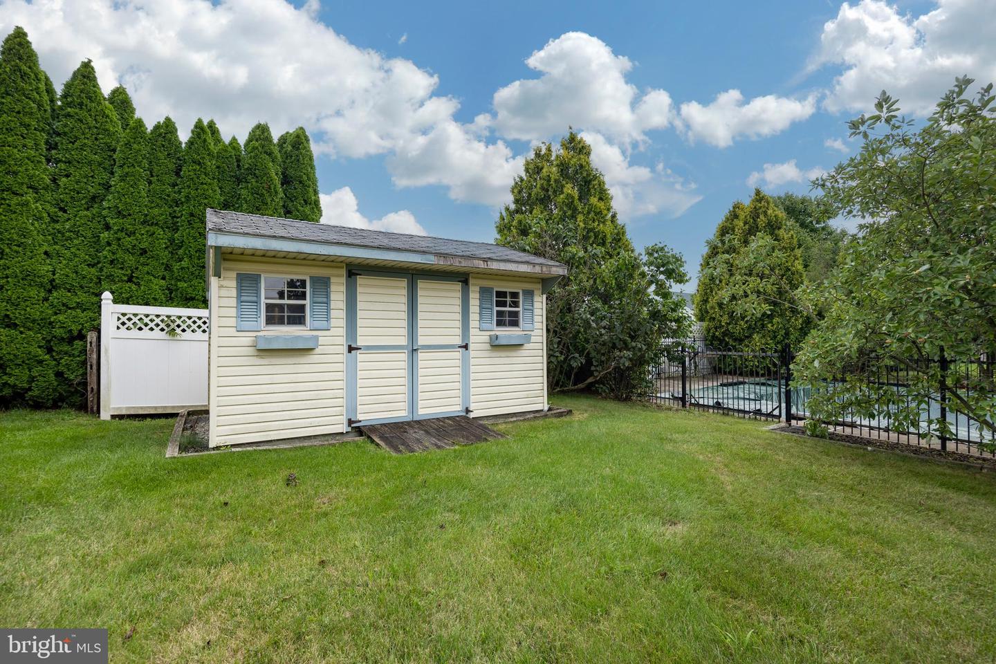 230 Loyalsock Dr