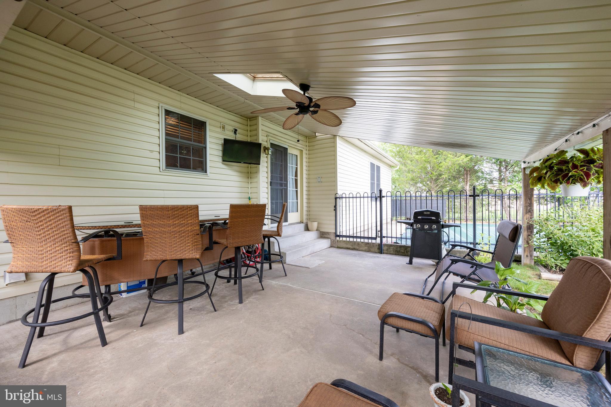 230 Loyalsock Dr