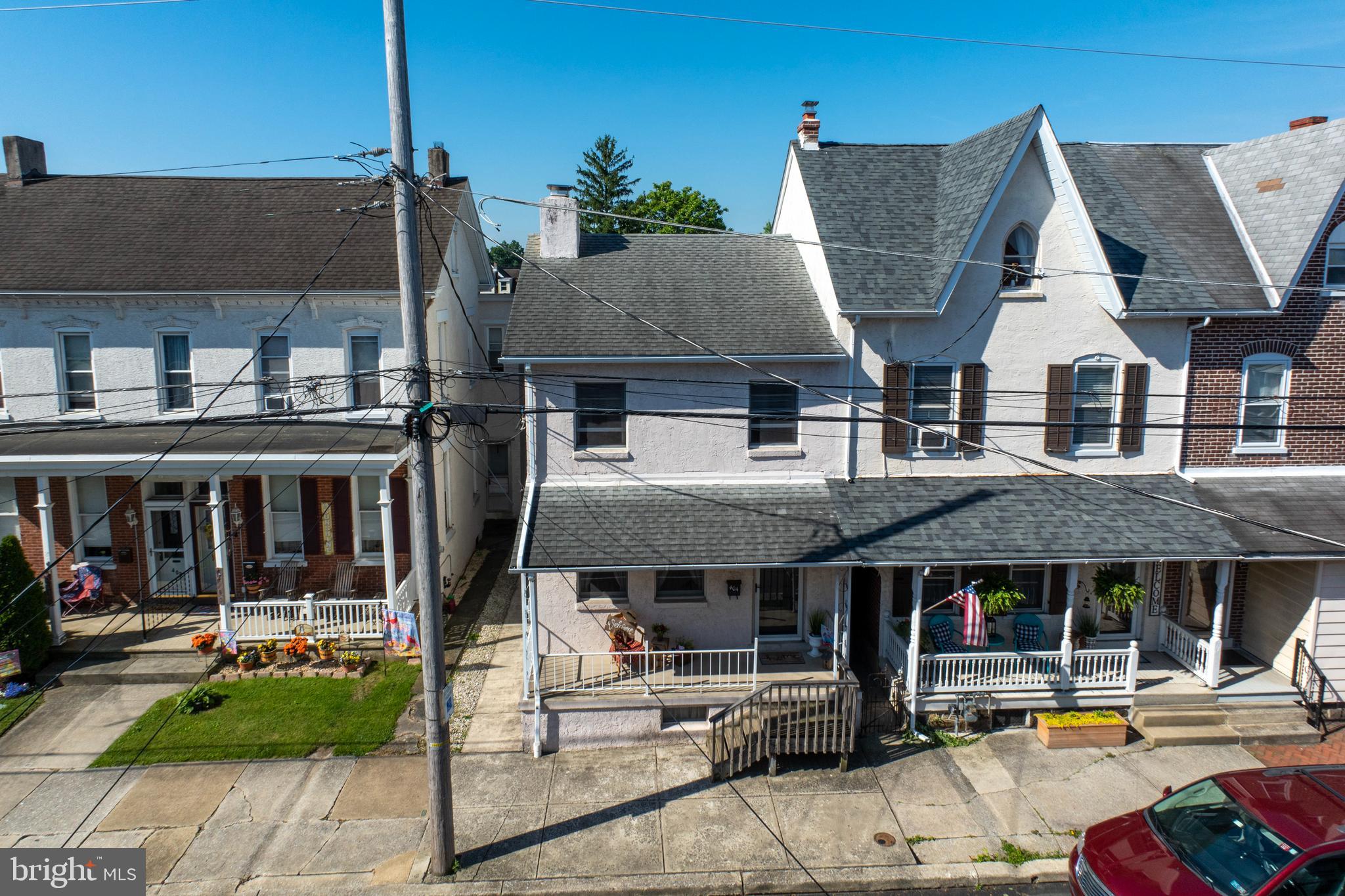 404 E 4th St