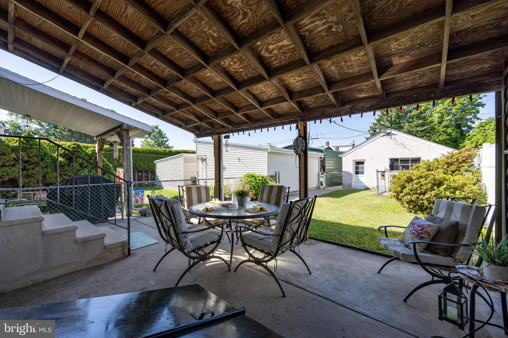 404 E 4th St