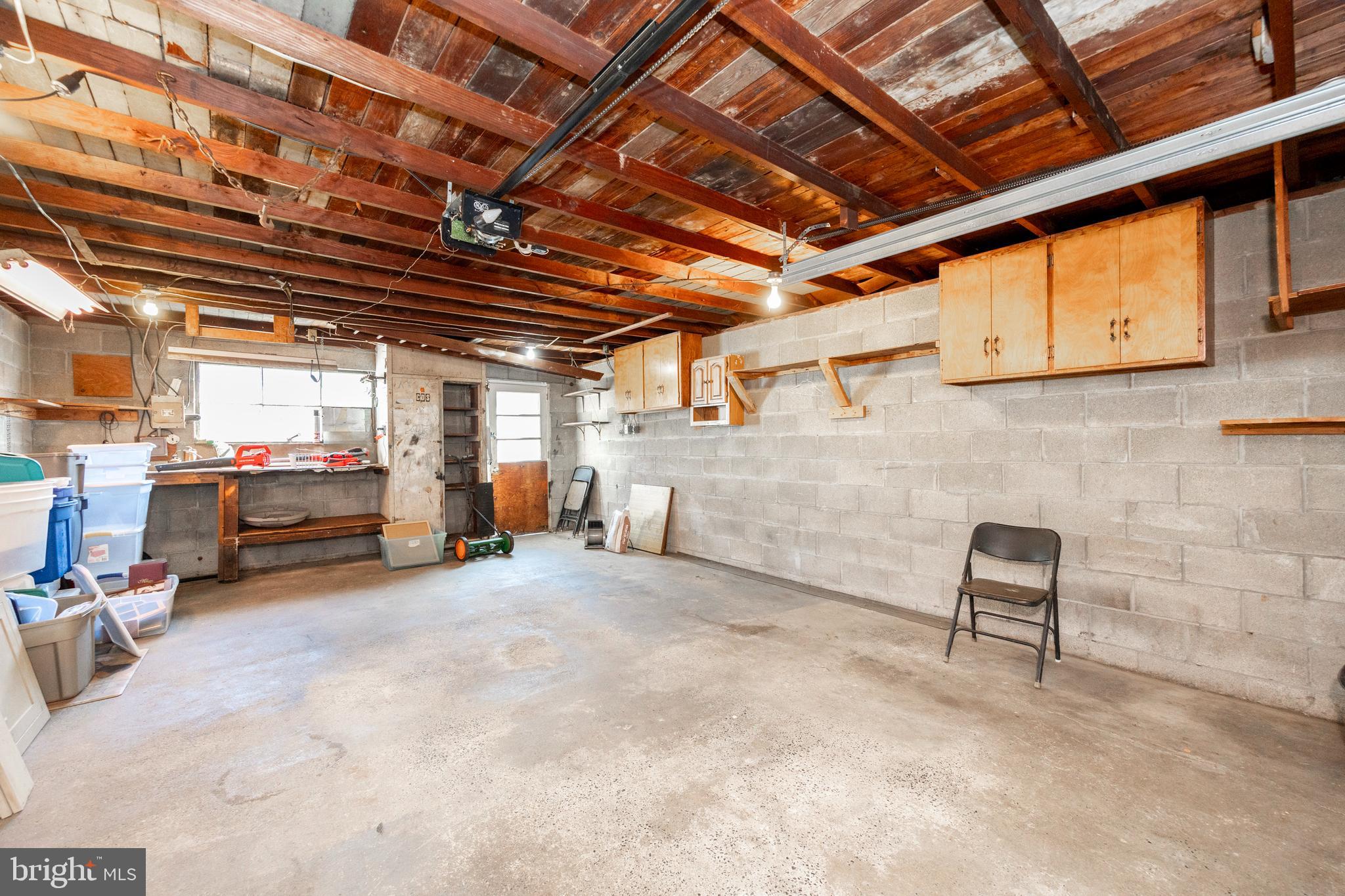 404 E 4th St