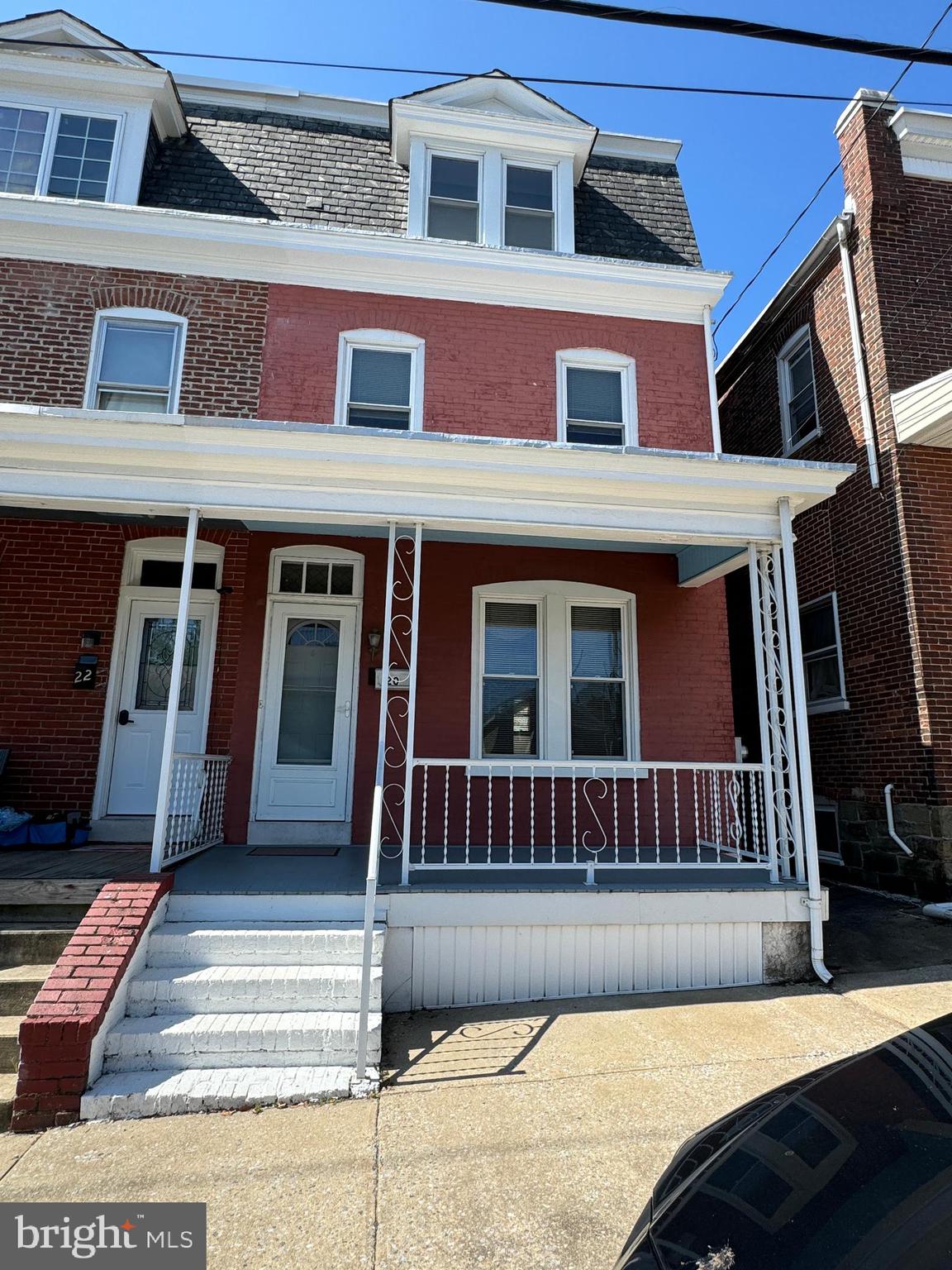 20 E 5th St