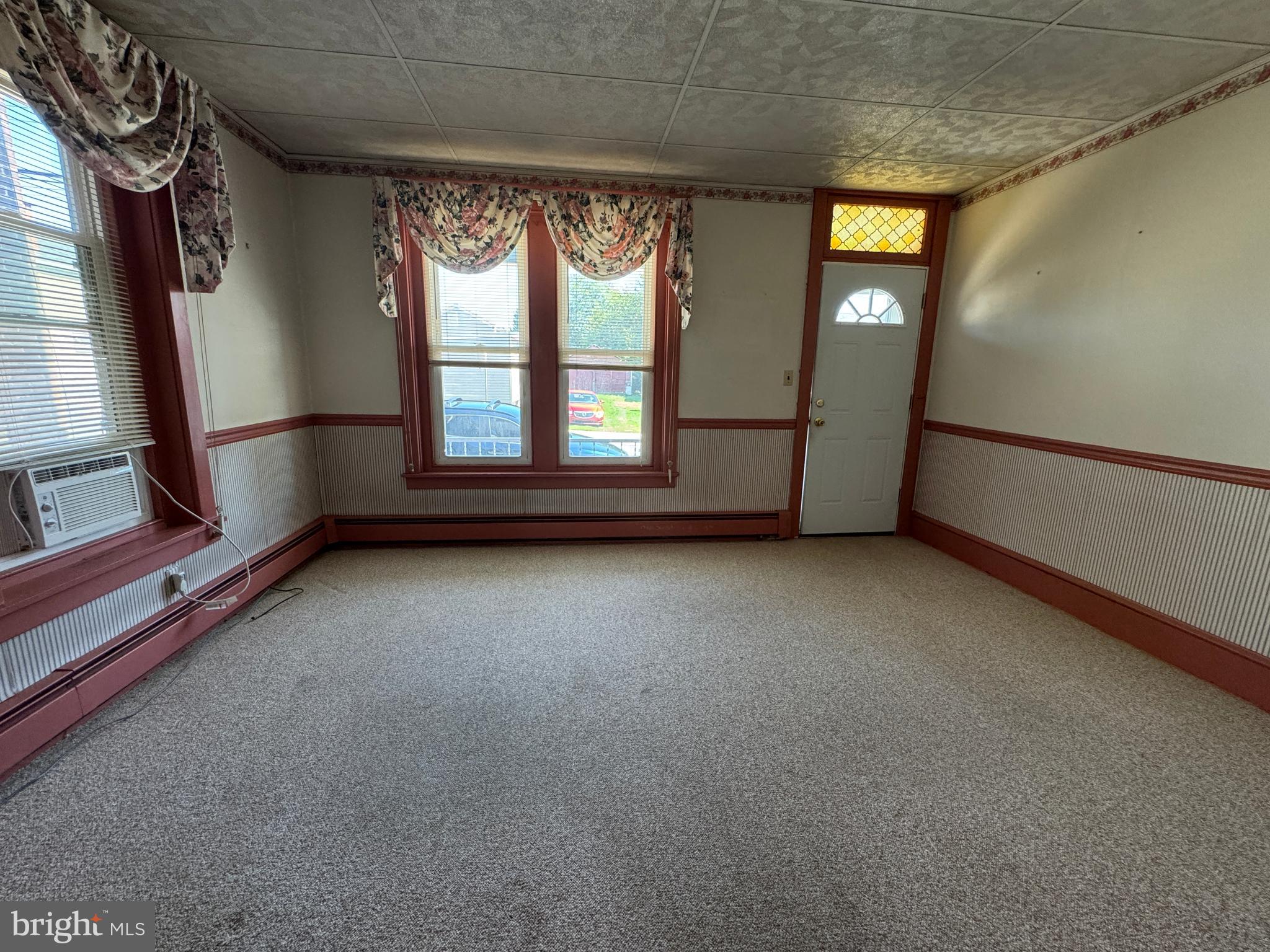 20 E 5th St