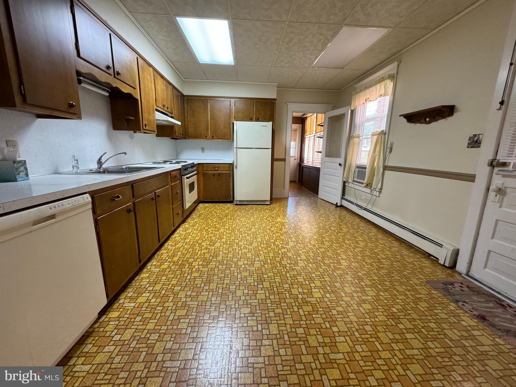20 E 5th St
