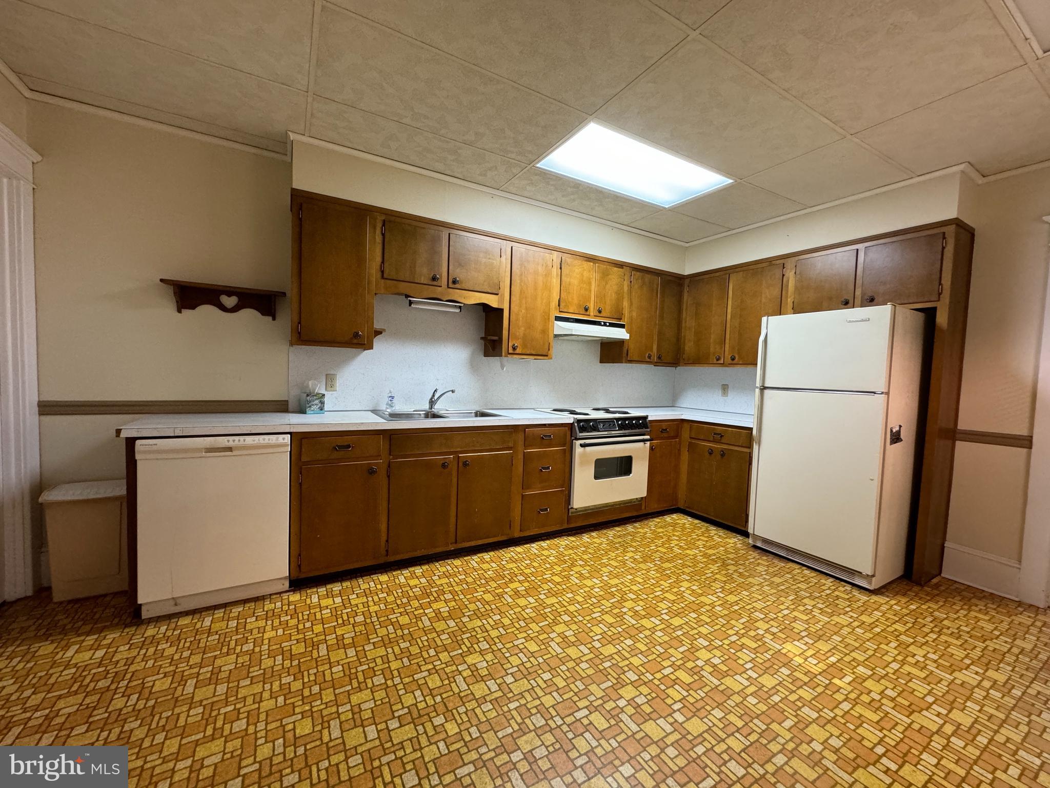 20 E 5th St