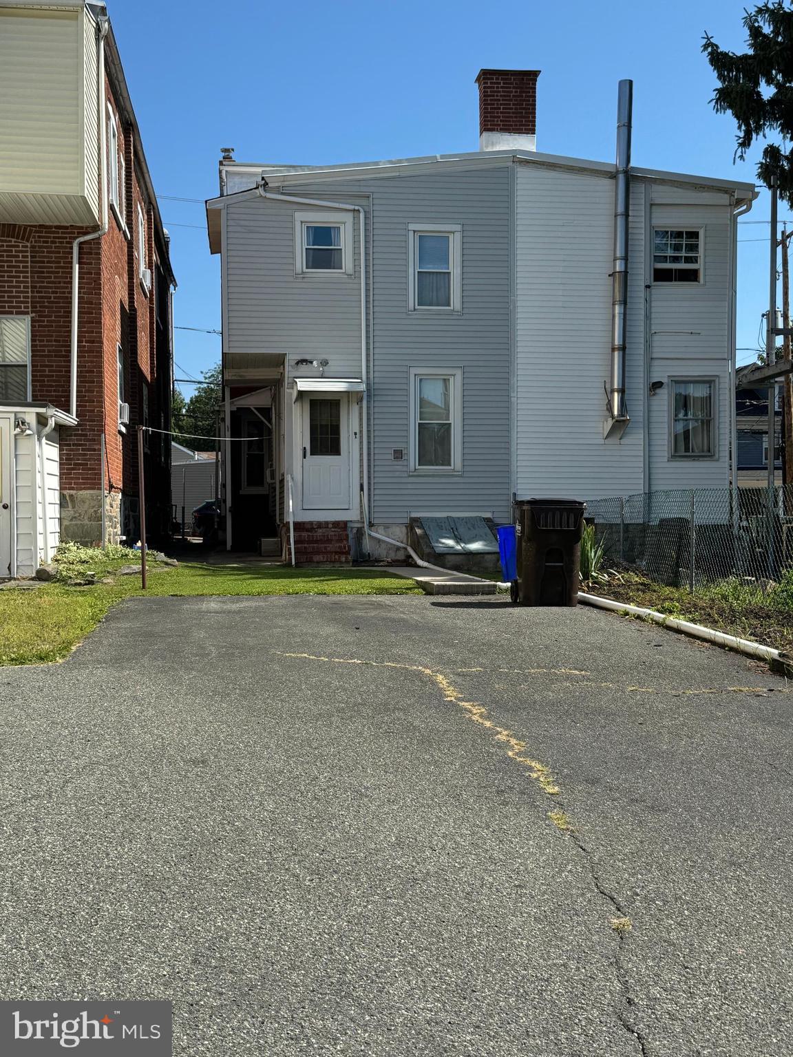 20 E 5th St