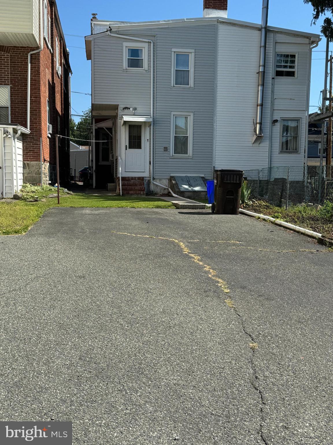 20 E 5th St