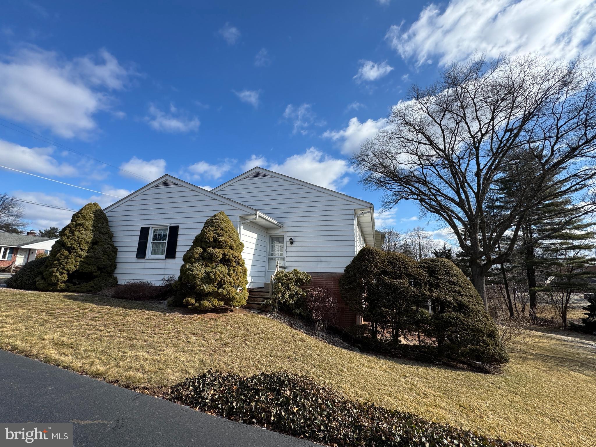 34 Stauffer Dr